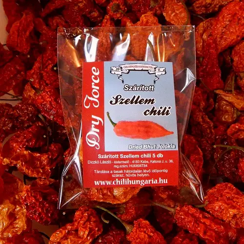 Szaritott-szellem-chili-paprika.jpg | Bio Bello gourmet shop Clear plastic bag of dried Bhut Jolokia ghost chilies against a background of red peppers; label reads 'Dried Bhut Jolokia' and 'Szárított Szellem chili'.